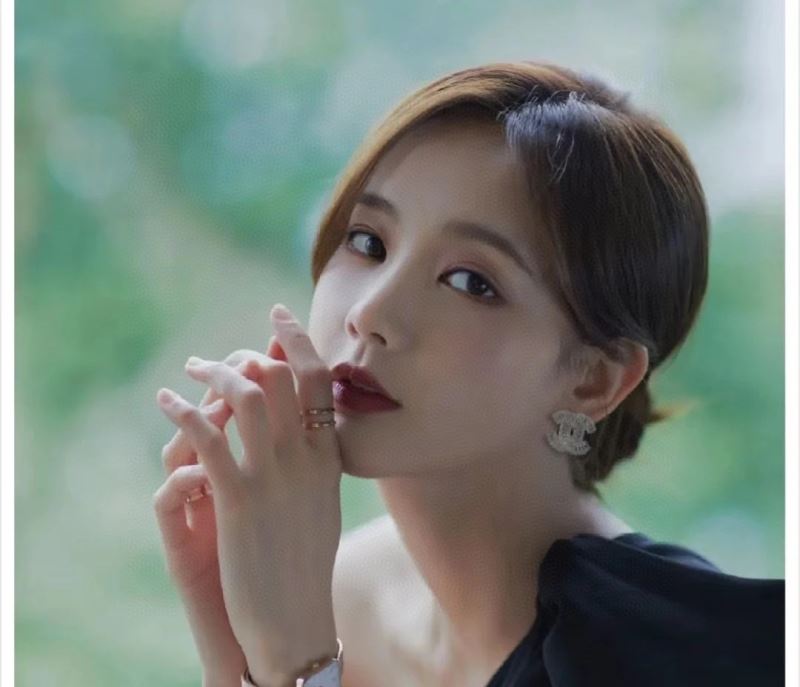 Ch**el earrings